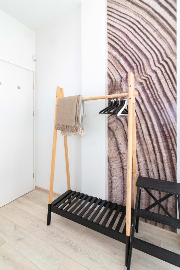 Season Surprise Apartment, By Cohost *