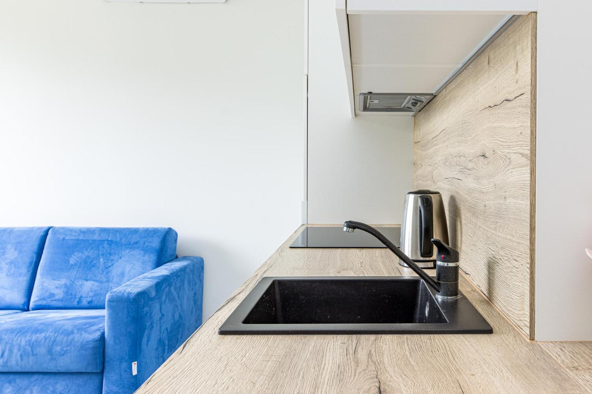 Season Surprise Apartment, By Cohost Palanga