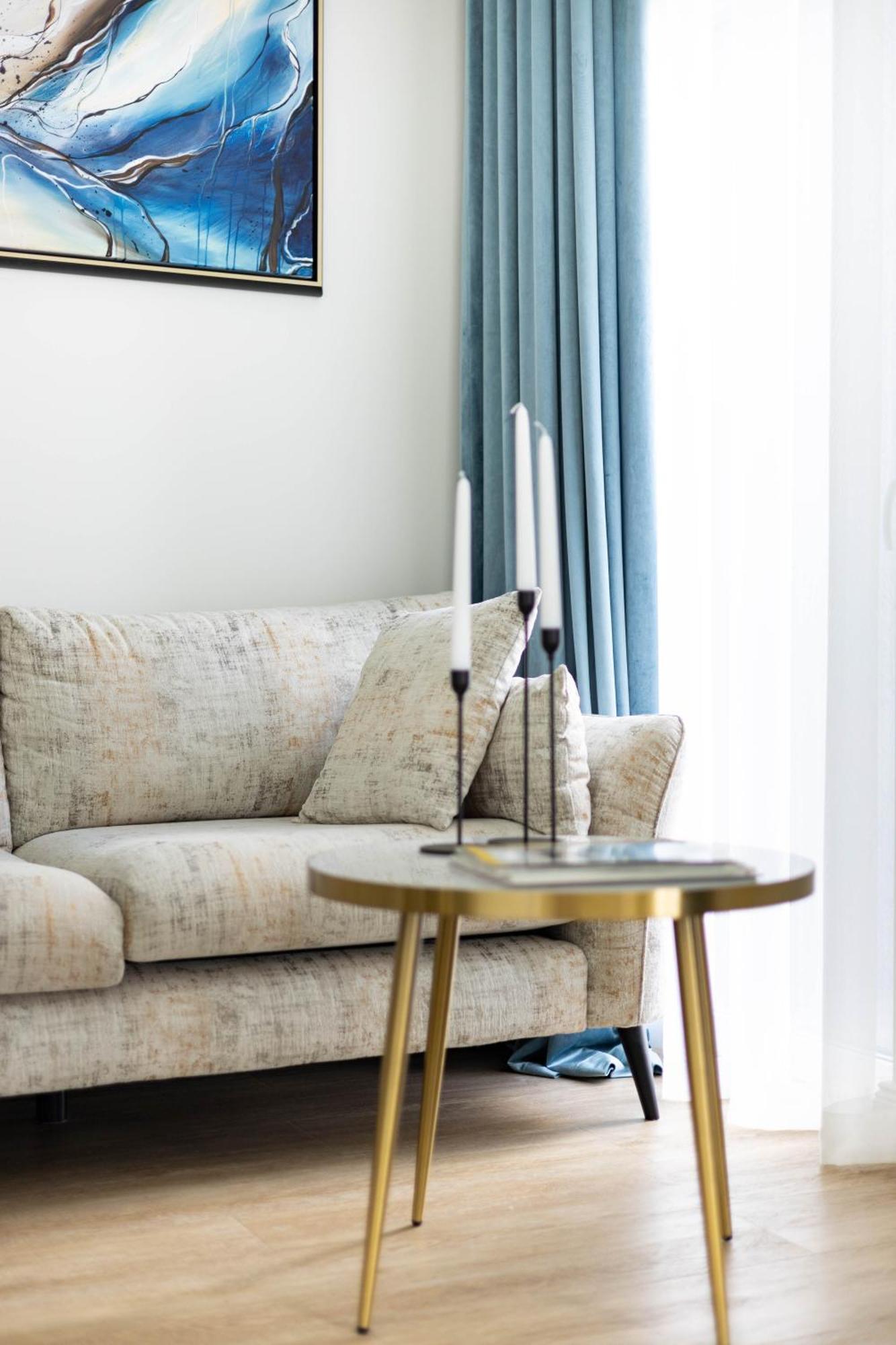 Season Surprise Apartment, By Cohost Appartement