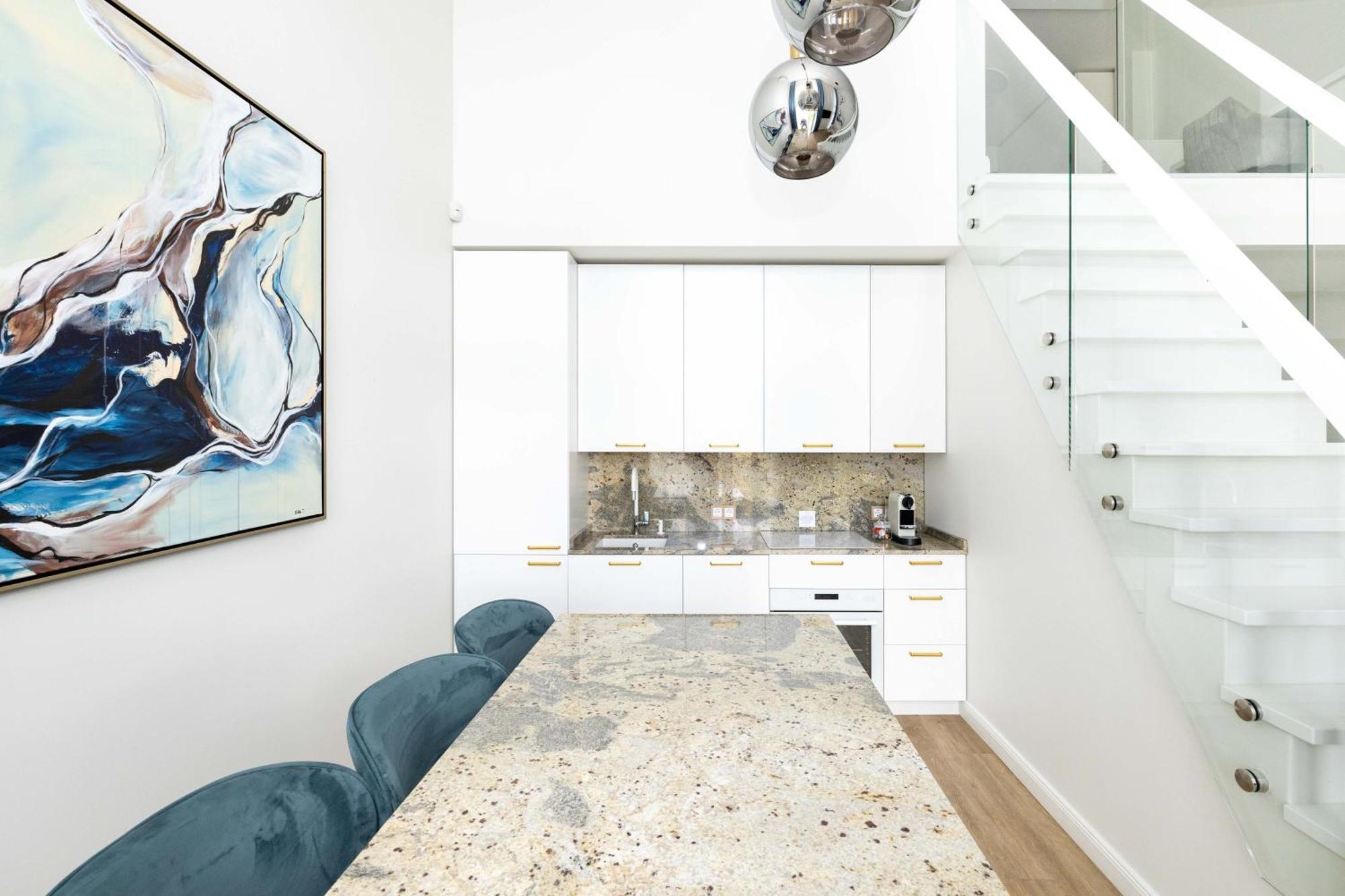 Season Surprise Apartment, By Cohost